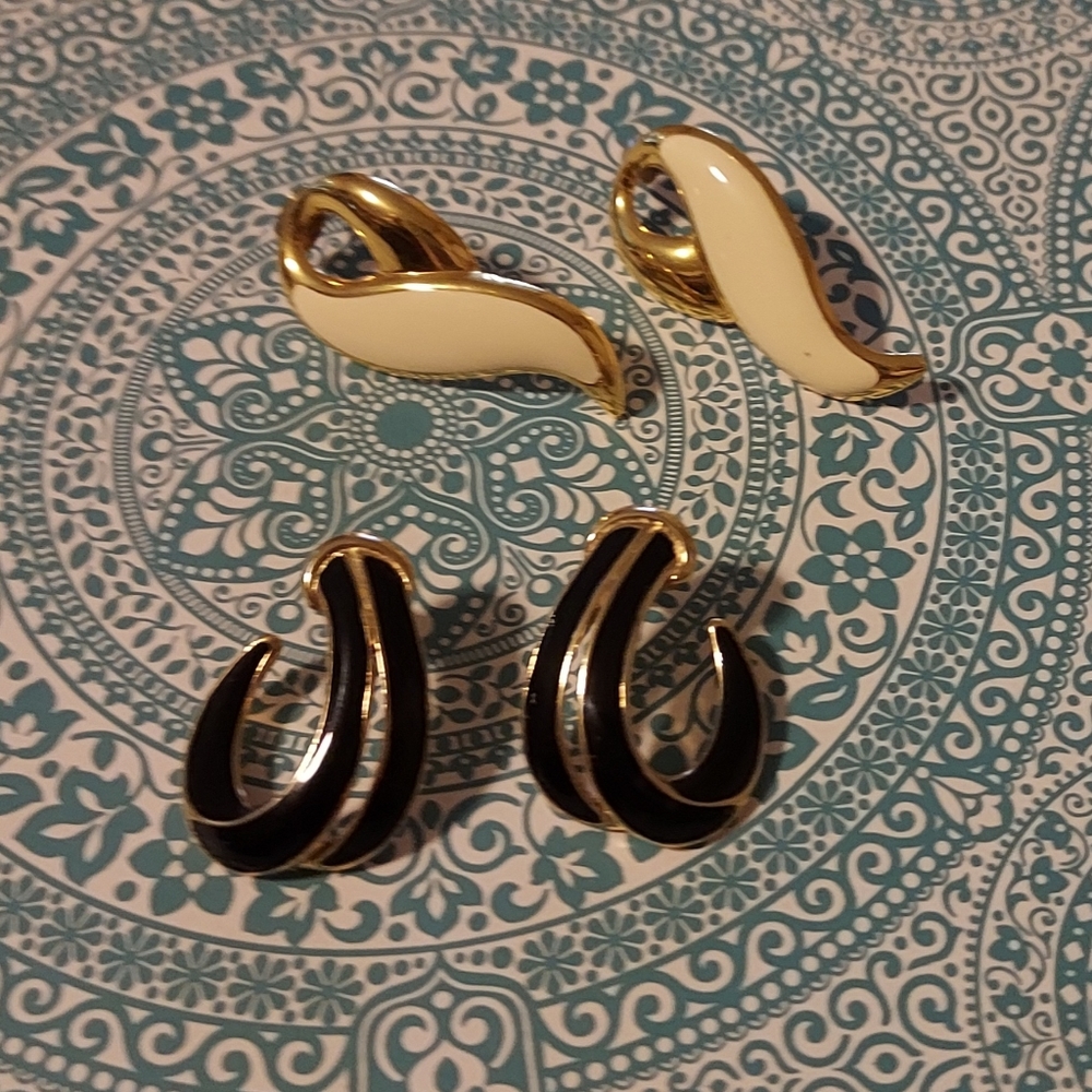 Vintage fashion pierced earrings 2 pairs